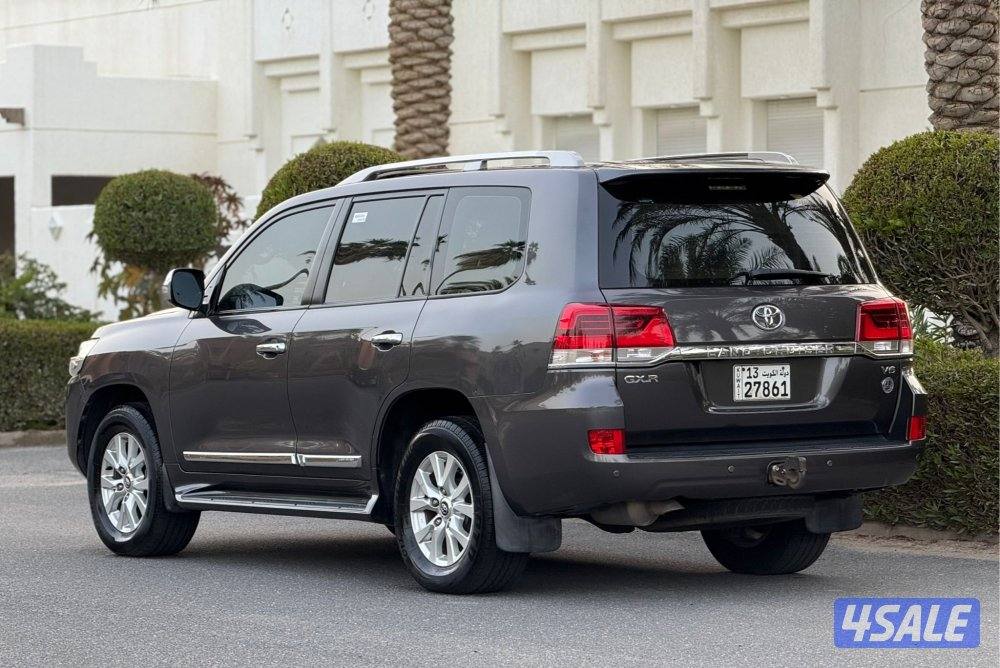 للبيع لاند كروزر موديل 2016 V62