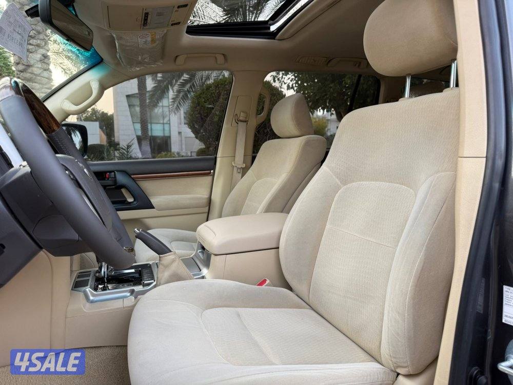 للبيع لاند كروزر موديل 2016 V610