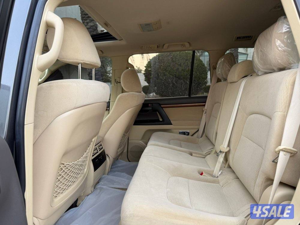 للبيع لاند كروزر موديل 2016 V611