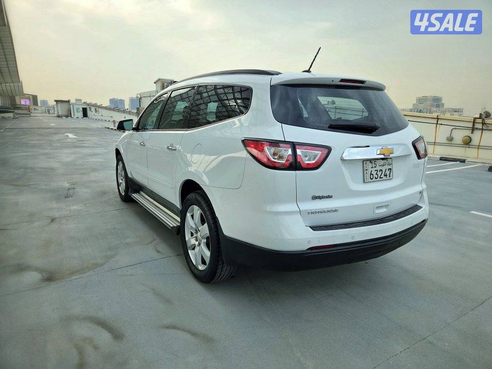 شيفروليه ترافيرس ٢٠١٧ LT أبيض قطبي2