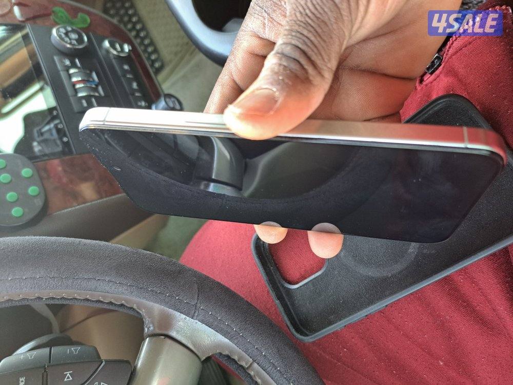 iphone 15 pro max 256gb battery 84%3