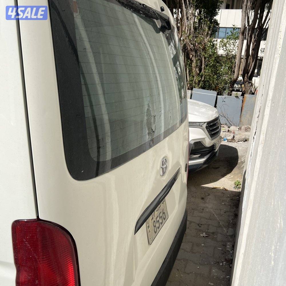 للبيع باص هياس مغلق نضيف جدا0