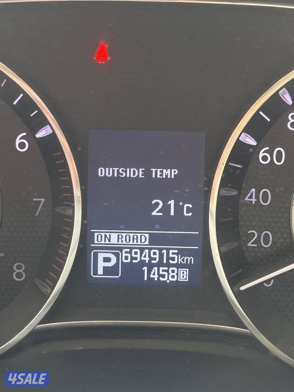 باترول للبيع 2013 مكينه الصغيره 8 سلندر جلد شاشات خلفية3