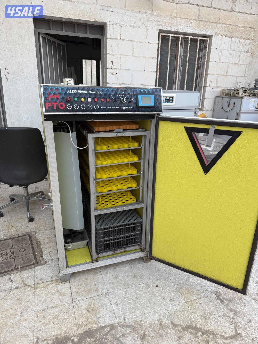 فقاسه مصريه PTO  شبه الجديده ٩٦٠ بيضه1