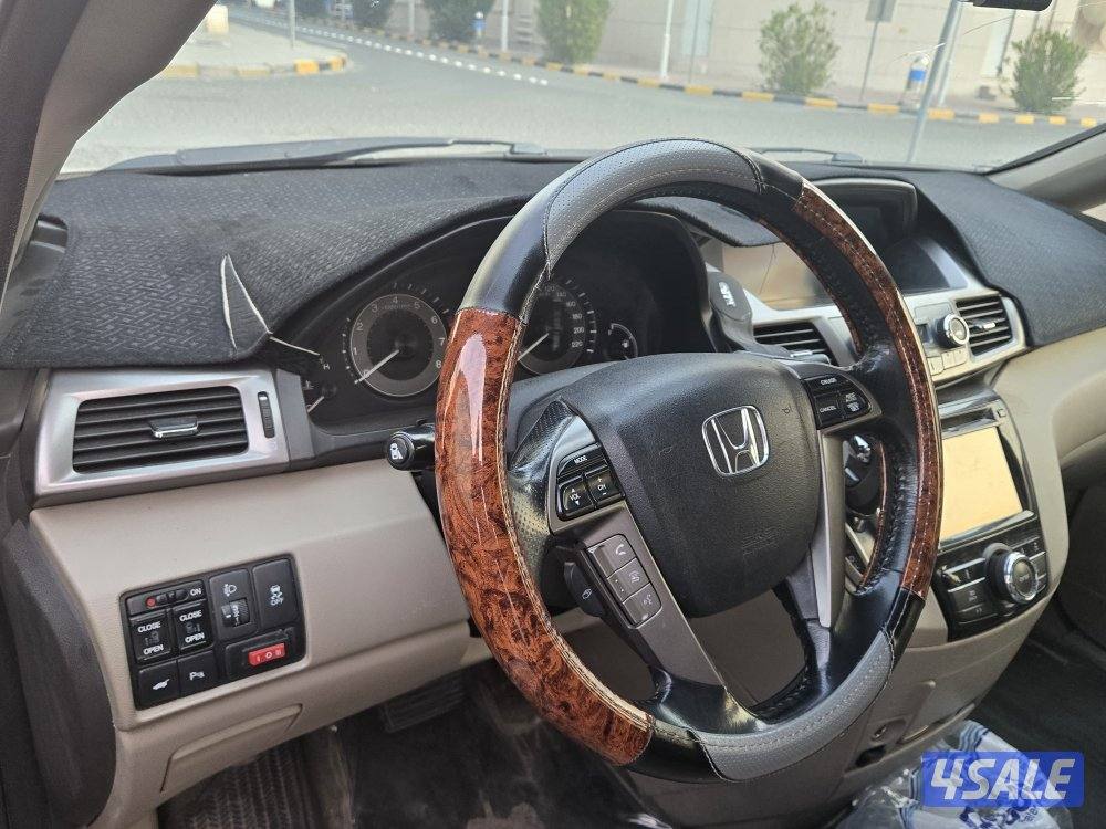 للبيع هوندا اوديسي ٢٠١٦ صبغ وكالة5