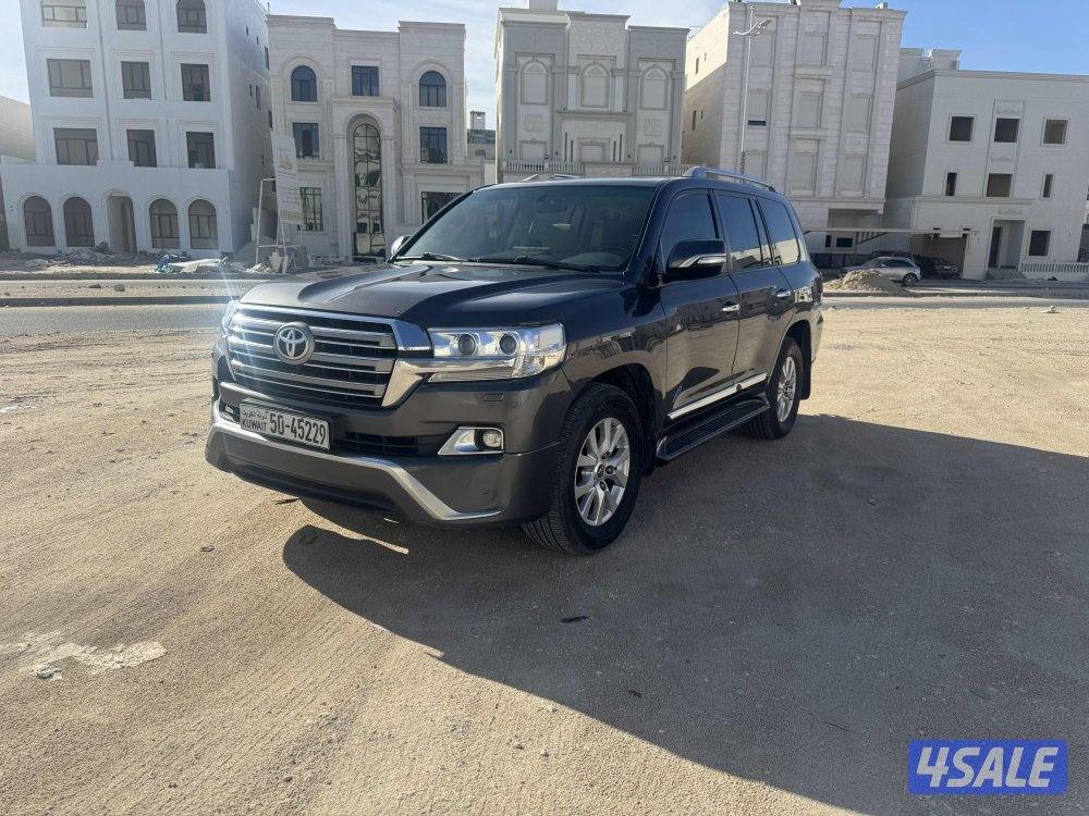 لاند كروز ٢٠١٨0