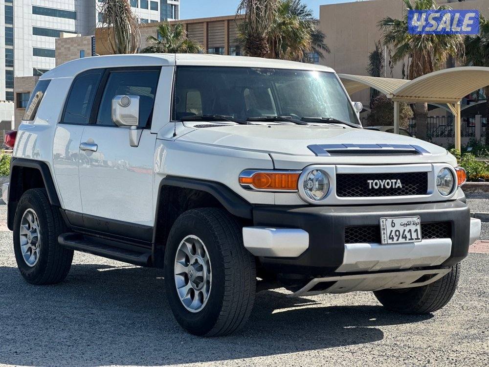 للبيع تويوتا FJ وارد الوكالة الساير0