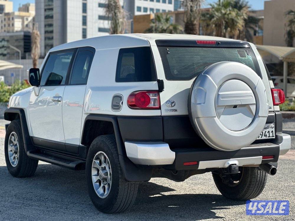 للبيع تويوتا FJ وارد الوكالة الساير3