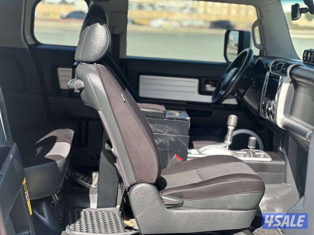 للبيع تويوتا FJ وارد الوكالة الساير4