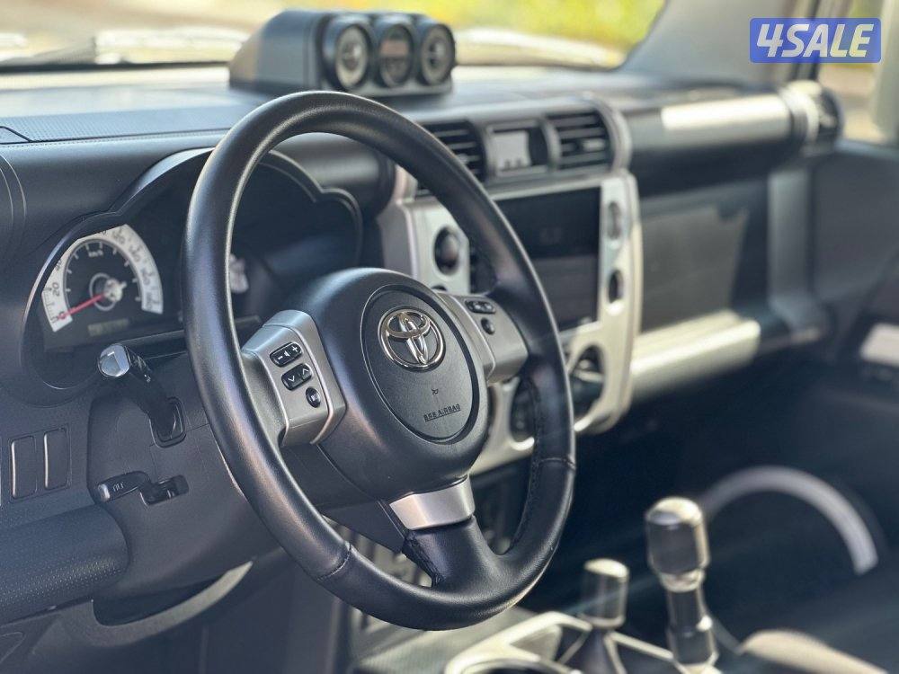 للبيع تويوتا FJ وارد الوكالة الساير6