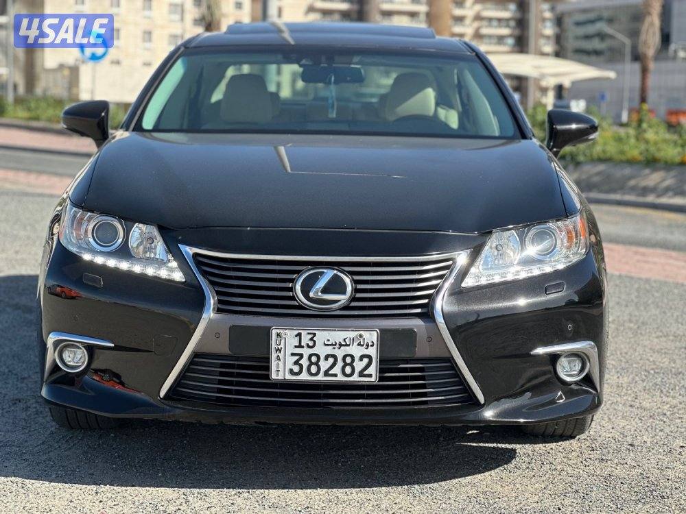 للبيع لكزس ES350 ماشي ١٤٧ الف كيلو2