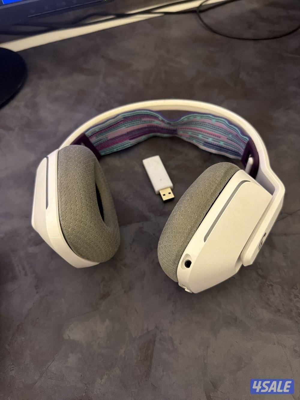 سماعات لوجتك g733 اللون ابيض و السماعات وايرلس و في برنامج حق السماعه0