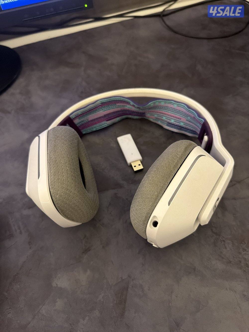 سماعات لوجتك g733 اللون ابيض و السماعات وايرلس و في برنامج حق السماعه1