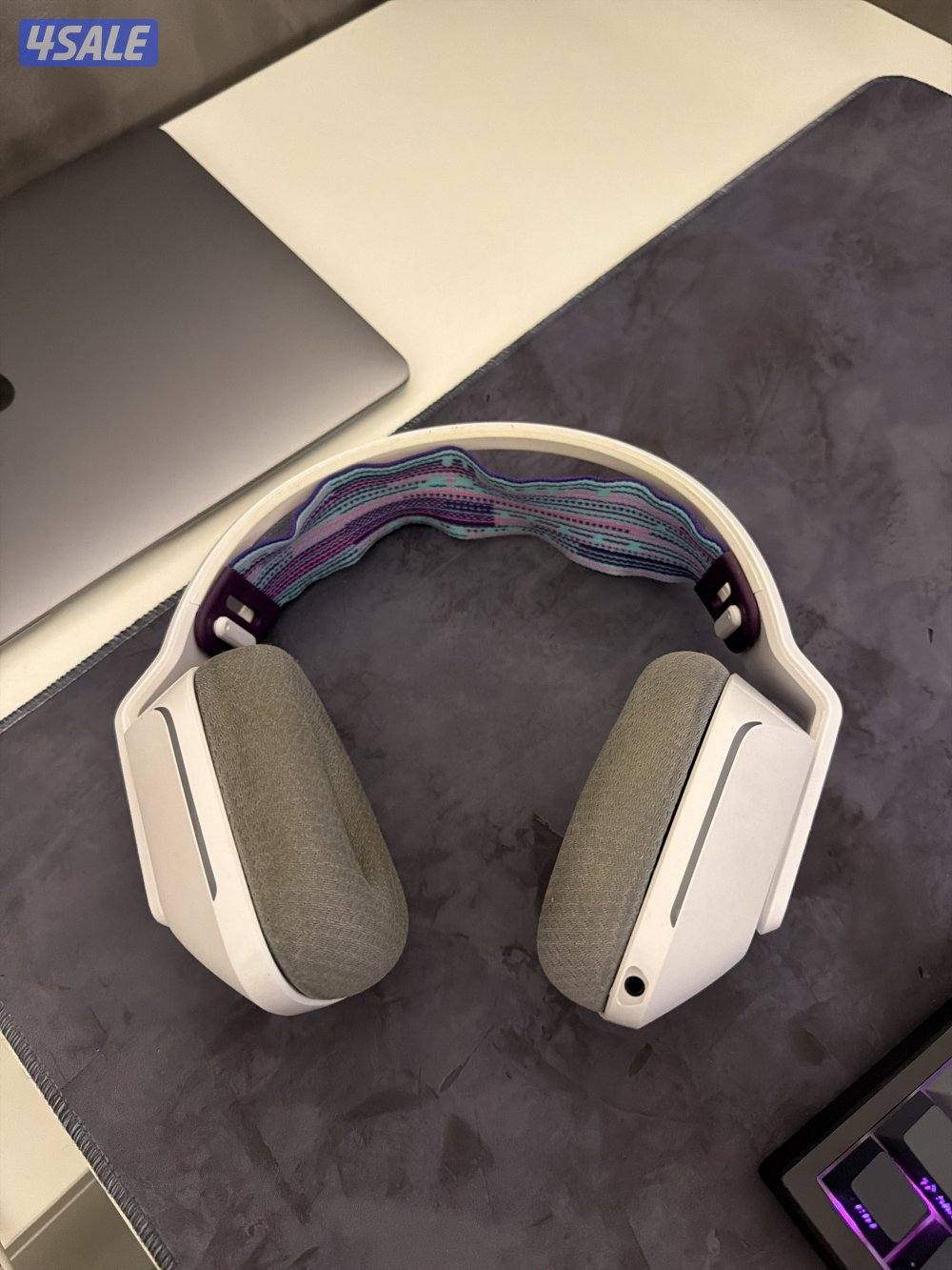 سماعة لوجتك g733 لاسلكية اللون ابيض و في مايك معاها و في برنامج خاص0