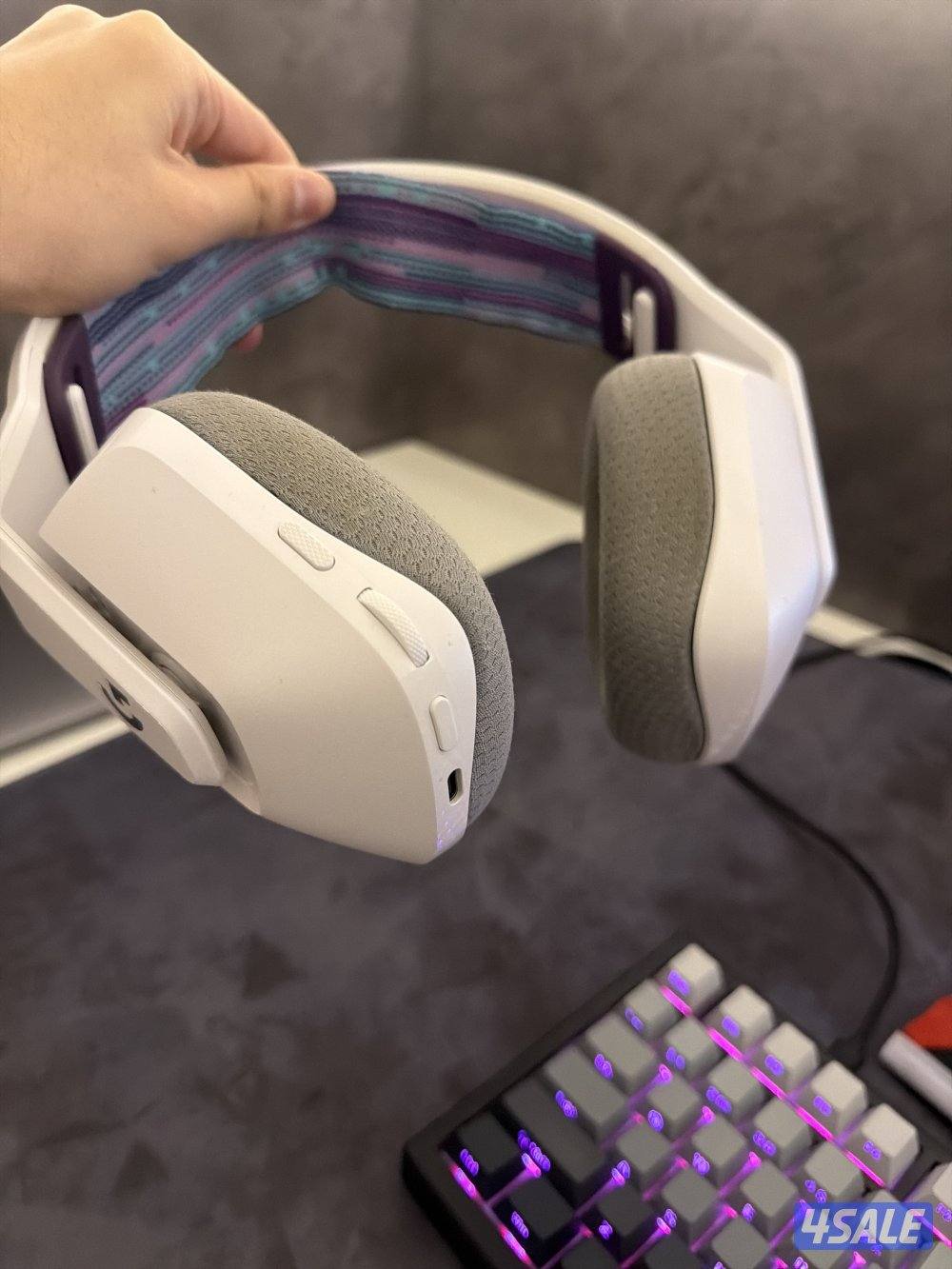 سماعة لوجتك g733 لاسلكية اللون ابيض و في مايك معاها و في برنامج خاص2