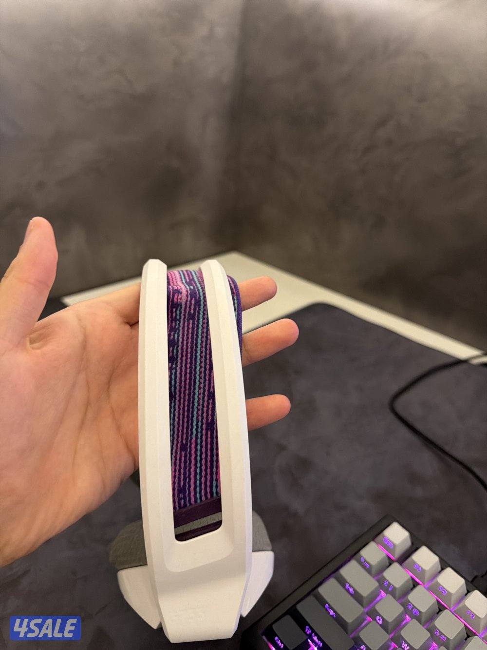 سماعة لوجتك g733 لاسلكية اللون ابيض و في مايك معاها و في برنامج خاص4