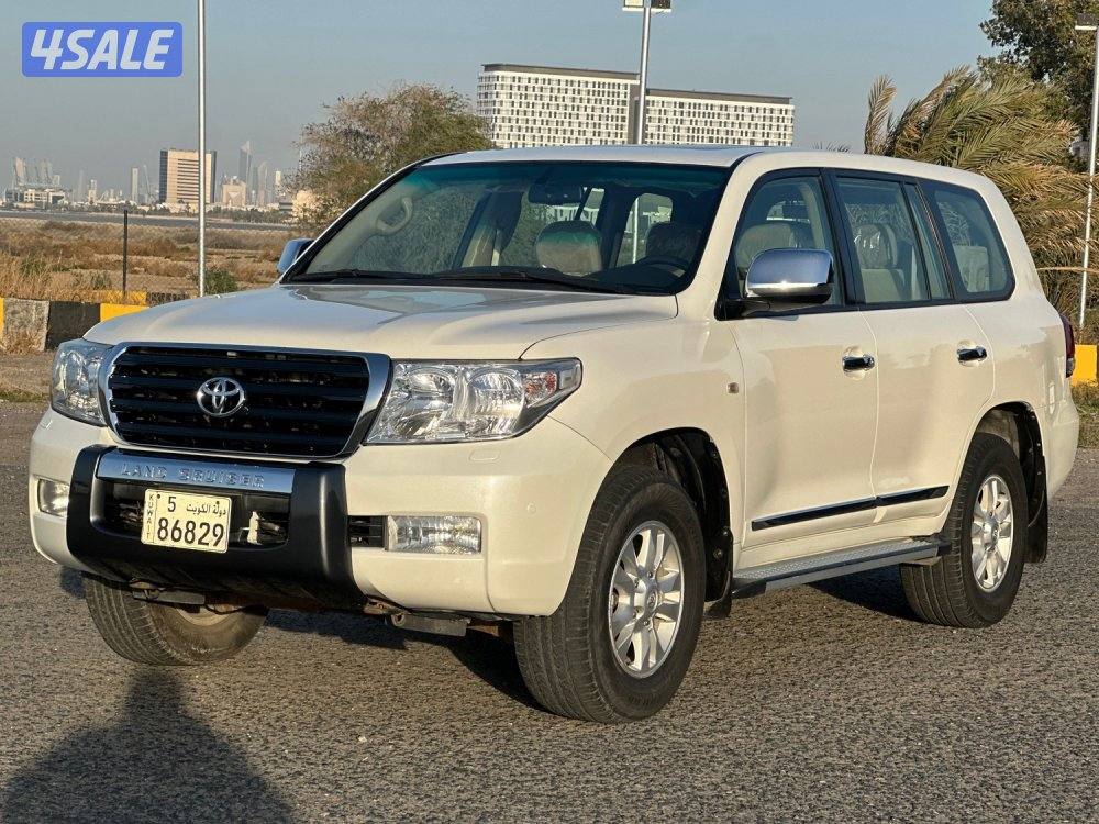 للبيع تويوتا لاندكروزر GXR وارد الوكالة الساير0