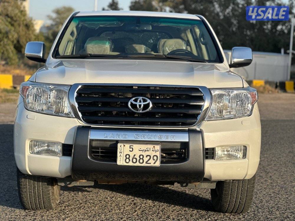 للبيع تويوتا لاندكروزر GXR وارد الوكالة الساير2