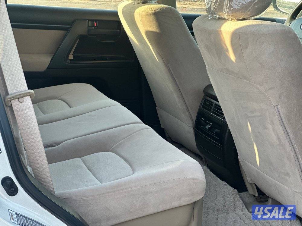 للبيع تويوتا لاندكروزر GXR وارد الوكالة الساير4