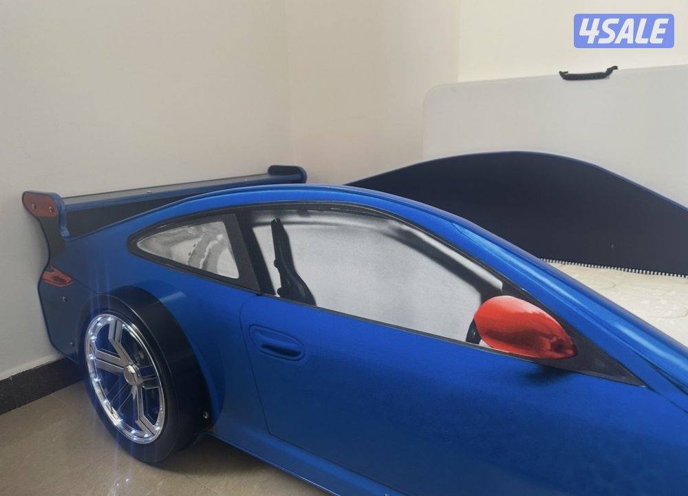سرير أطفال على شكل سيارة بالإضاءة1