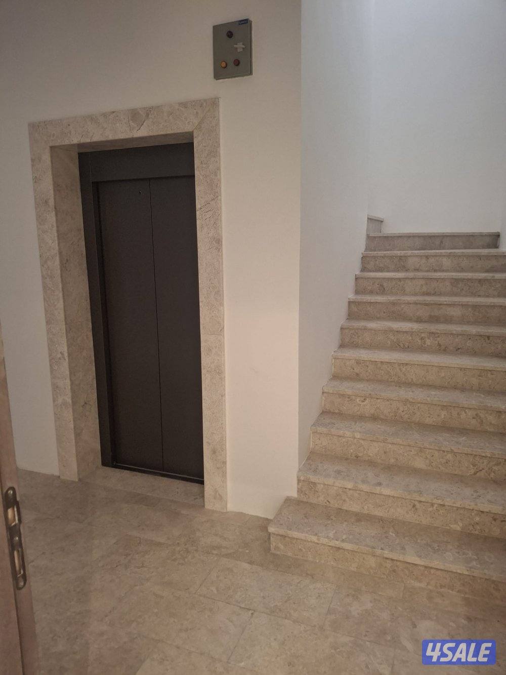 للإيجار فيلا بالمطلاع1