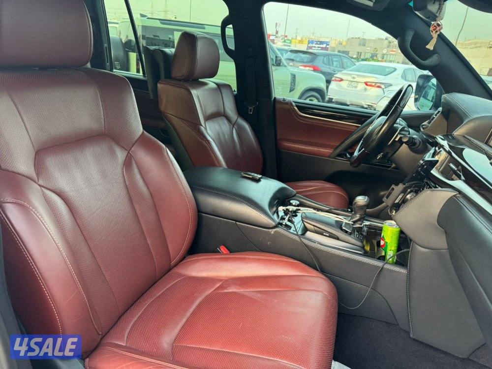 لكزس LX570 ٢٠١٦ وارد قطر عداد٢٤٧ ألف شرط الفحص صبغ باب الدبه سفلي فقط5