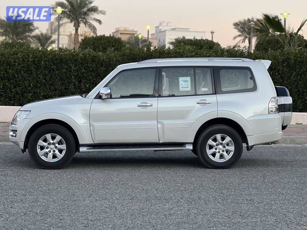 ميتسوبيشي باجيرو صدفي موديل 2021 للبيع4