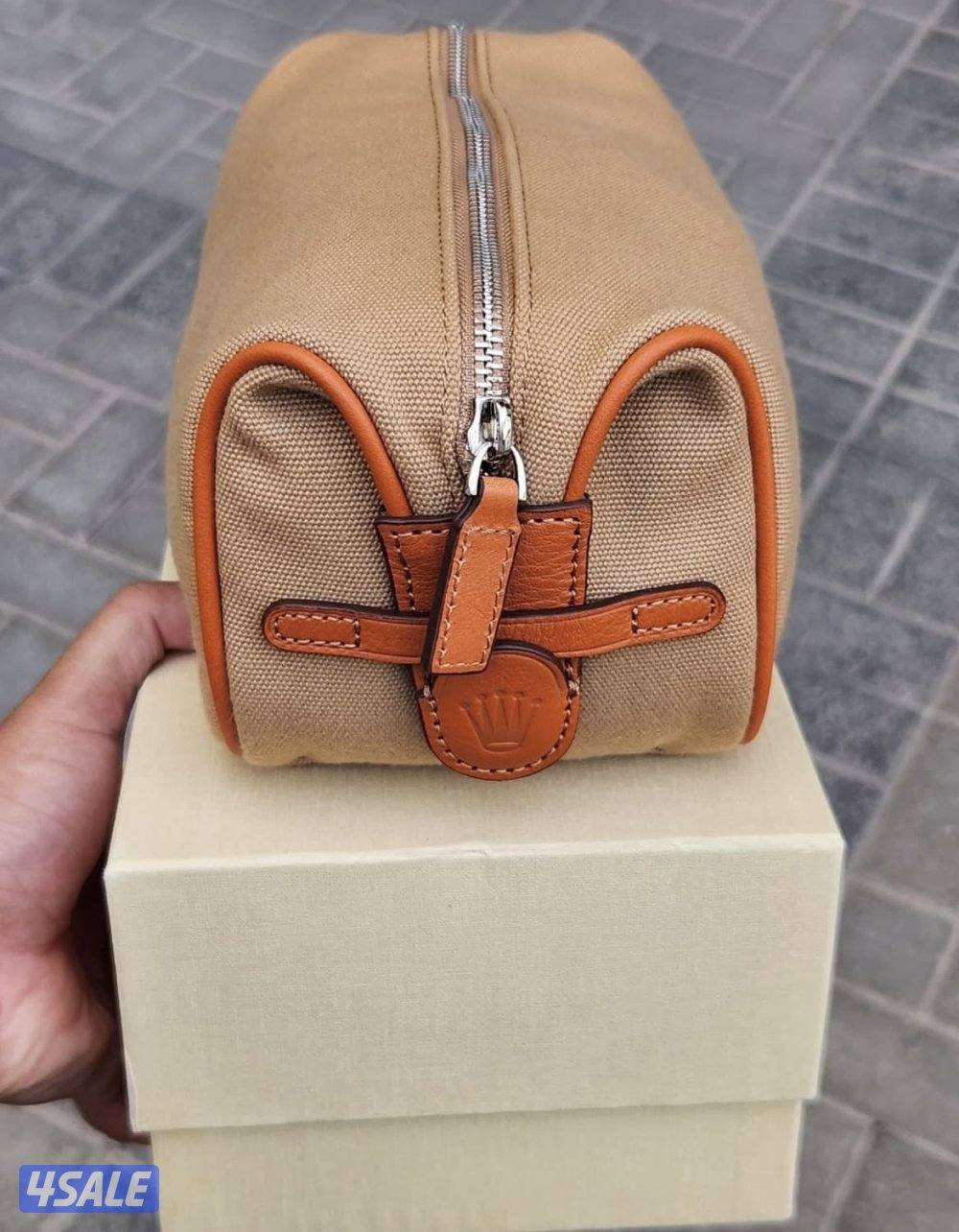 أبواك وشنط شانيل وديور9