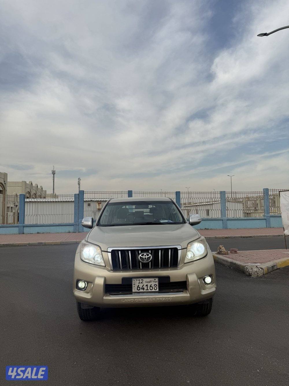 للبيع برادو 6 سلندر صبغ الوكالة  ماعدا  مدقر والبيع سمح 20138