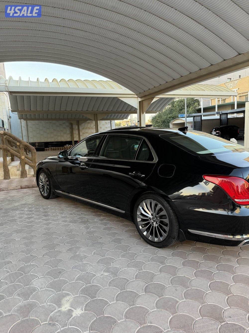 للبيع جينيسيس G90 موديل 2017 وكاله الكويت سيرفس منتظم بالوكالة ماشي 823