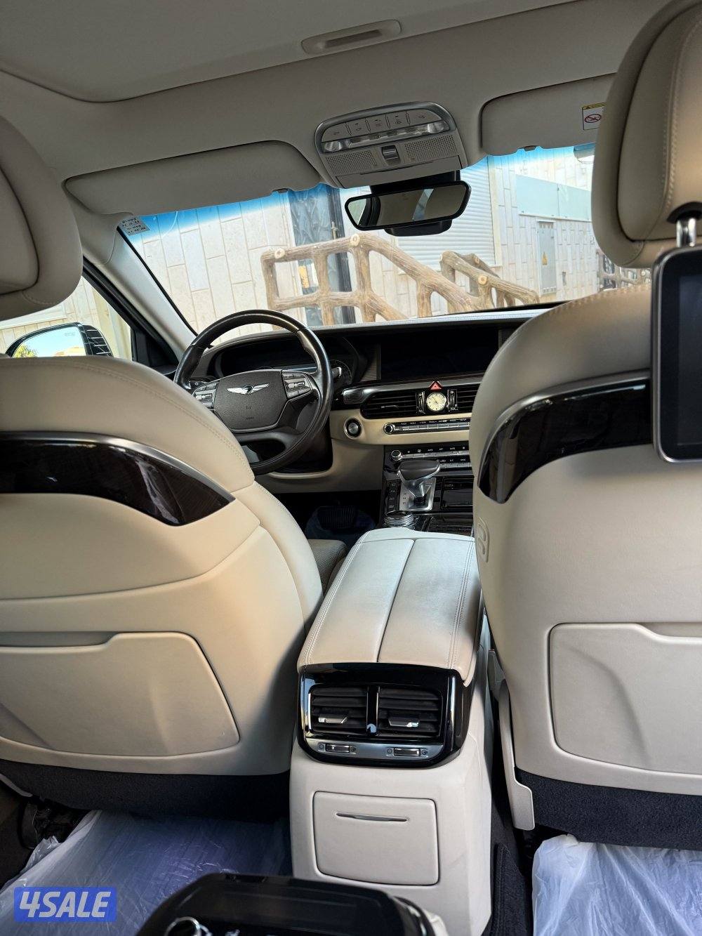 للبيع جينيسيس G90 موديل 2017 وكاله الكويت سيرفس منتظم بالوكالة ماشي 826