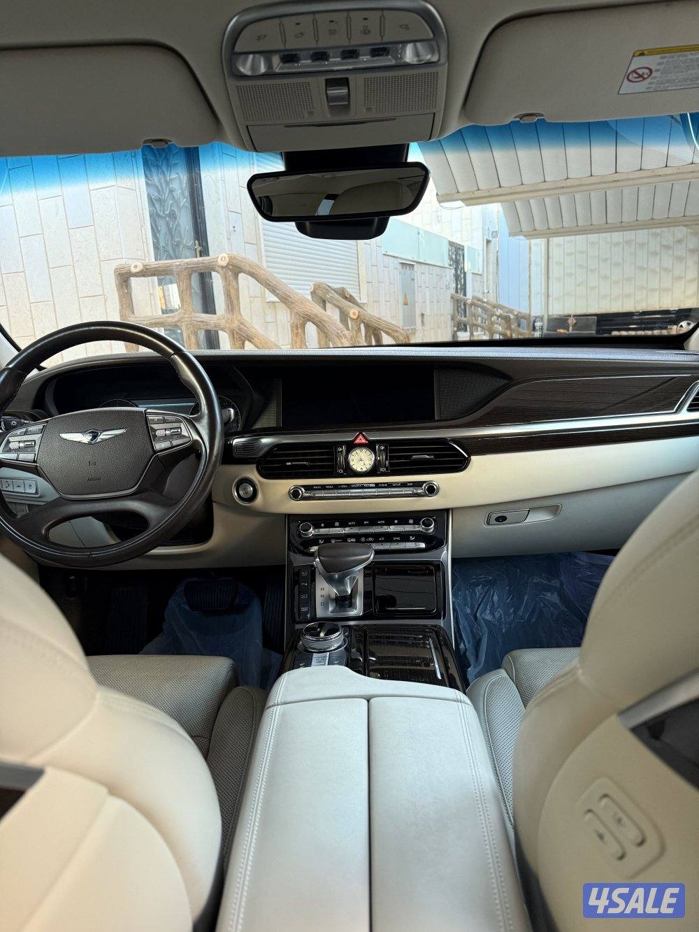 للبيع جينيسيس G90 موديل 2017 وكاله الكويت سيرفس منتظم بالوكالة ماشي 828