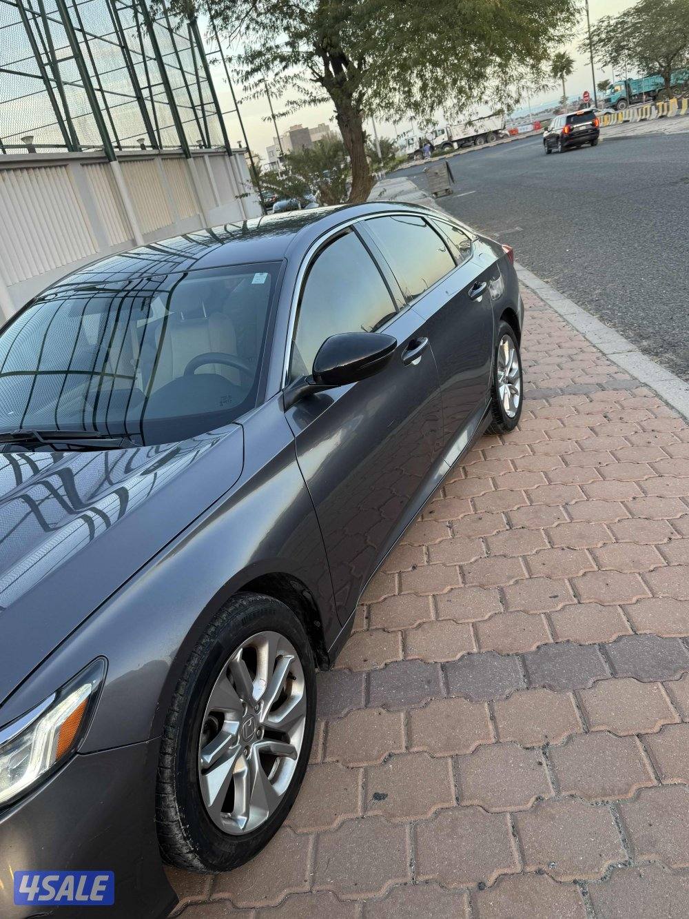 للبيع هوندا اكورد 20182