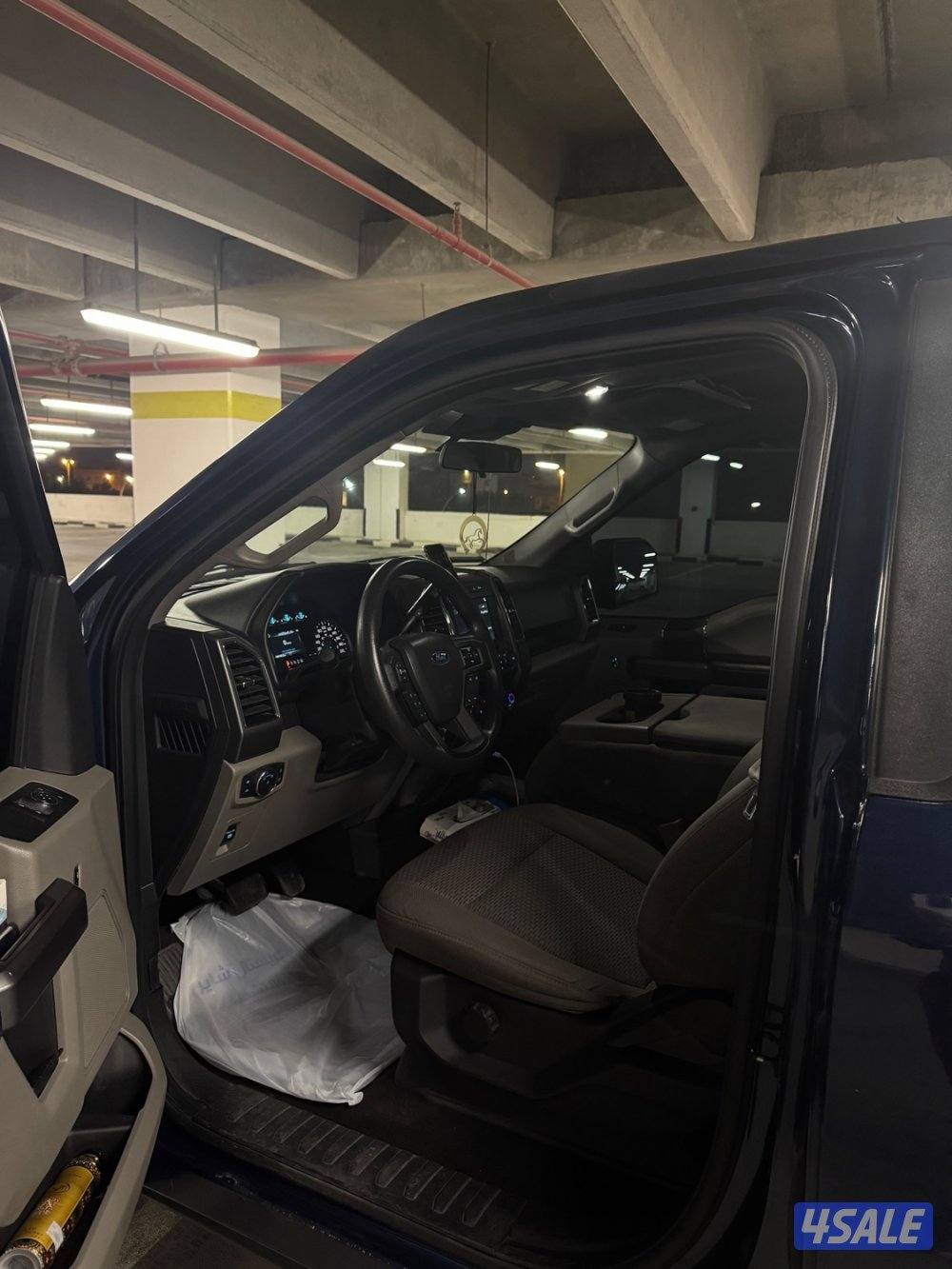 للبيع وانيت فورد موديل 20196