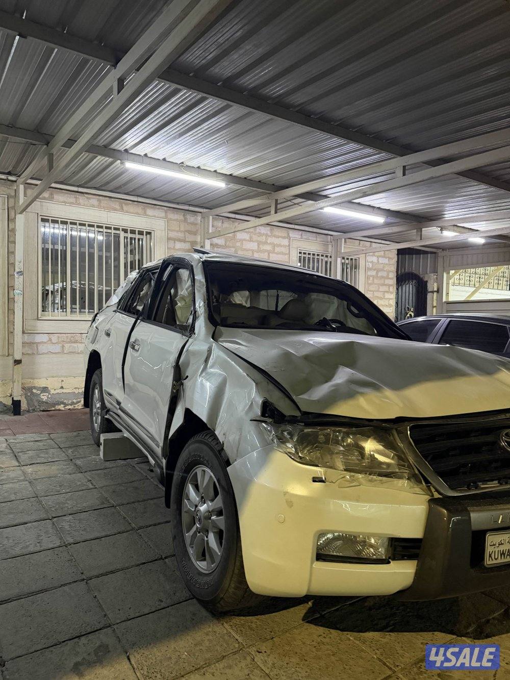 للبيع جيب ٢٠١٠ مقلوب ( تسعه سبعه ثلاثه تسعه صفر صفر اربعه اربعه )1