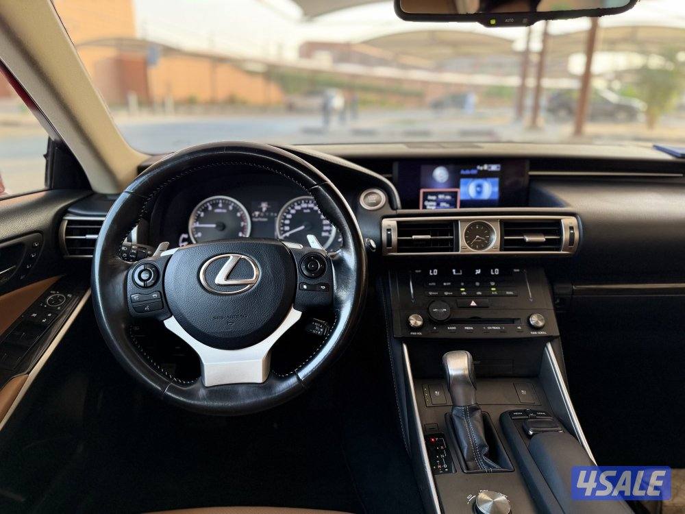 للبيع لكزس lS200t بحاله الوكاله8