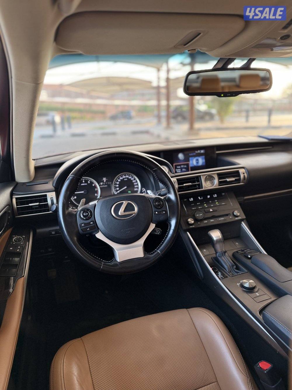 للبيع لكزس lS200t بحاله الوكاله9