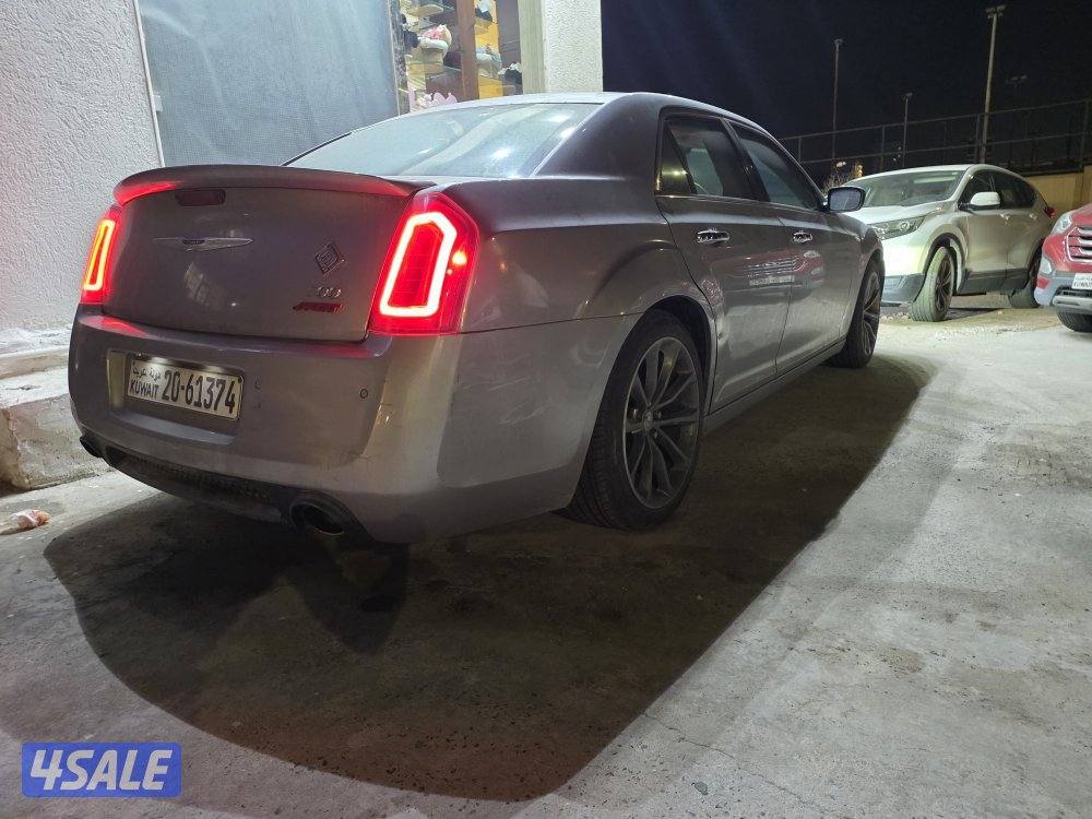 كرايزلر ثمانية سلندر 2013 للبيع بحالة نظيفة جدا8