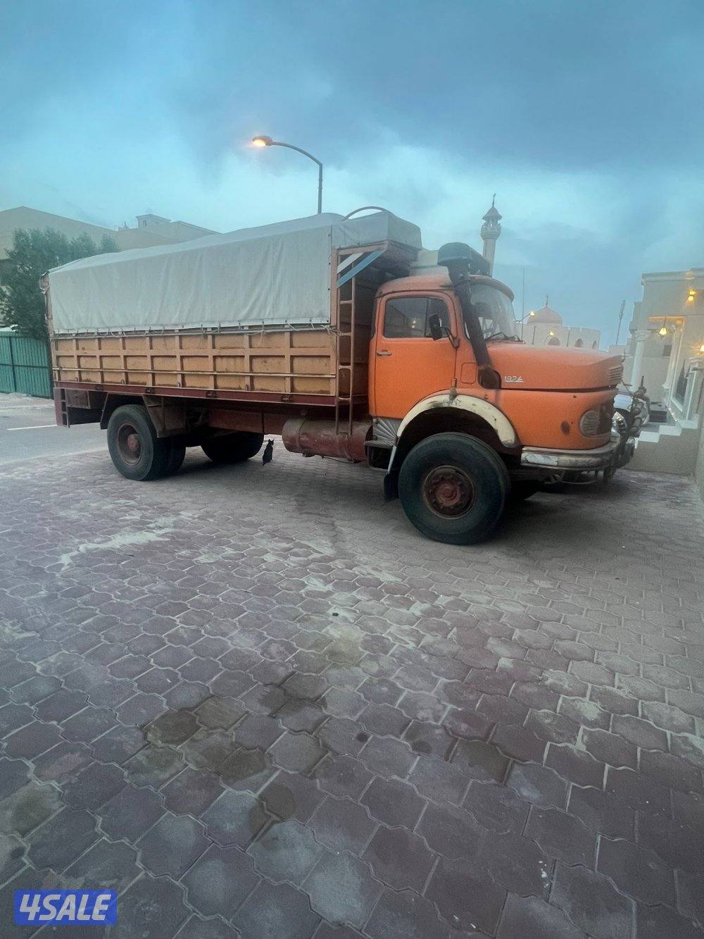 للبيع لوري عايدي لبناني موديل ١٩٧٦ اساس شرط الفحص1