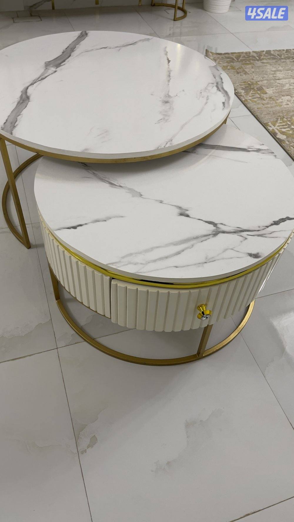 طاولات للبيع بحالة جيدة ۱۰۰٪ استعمال بسيط2