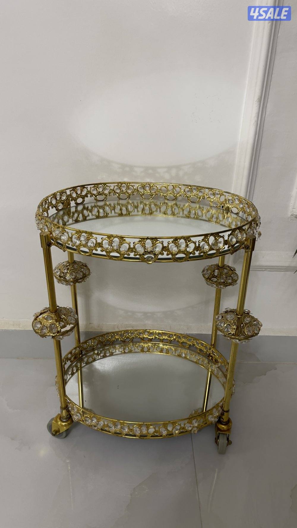 طاولات للبيع بحالة جيدة ۱۰۰٪ استعمال بسيط3