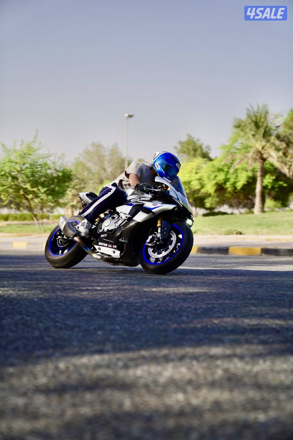 2015 Yamaha R1M0