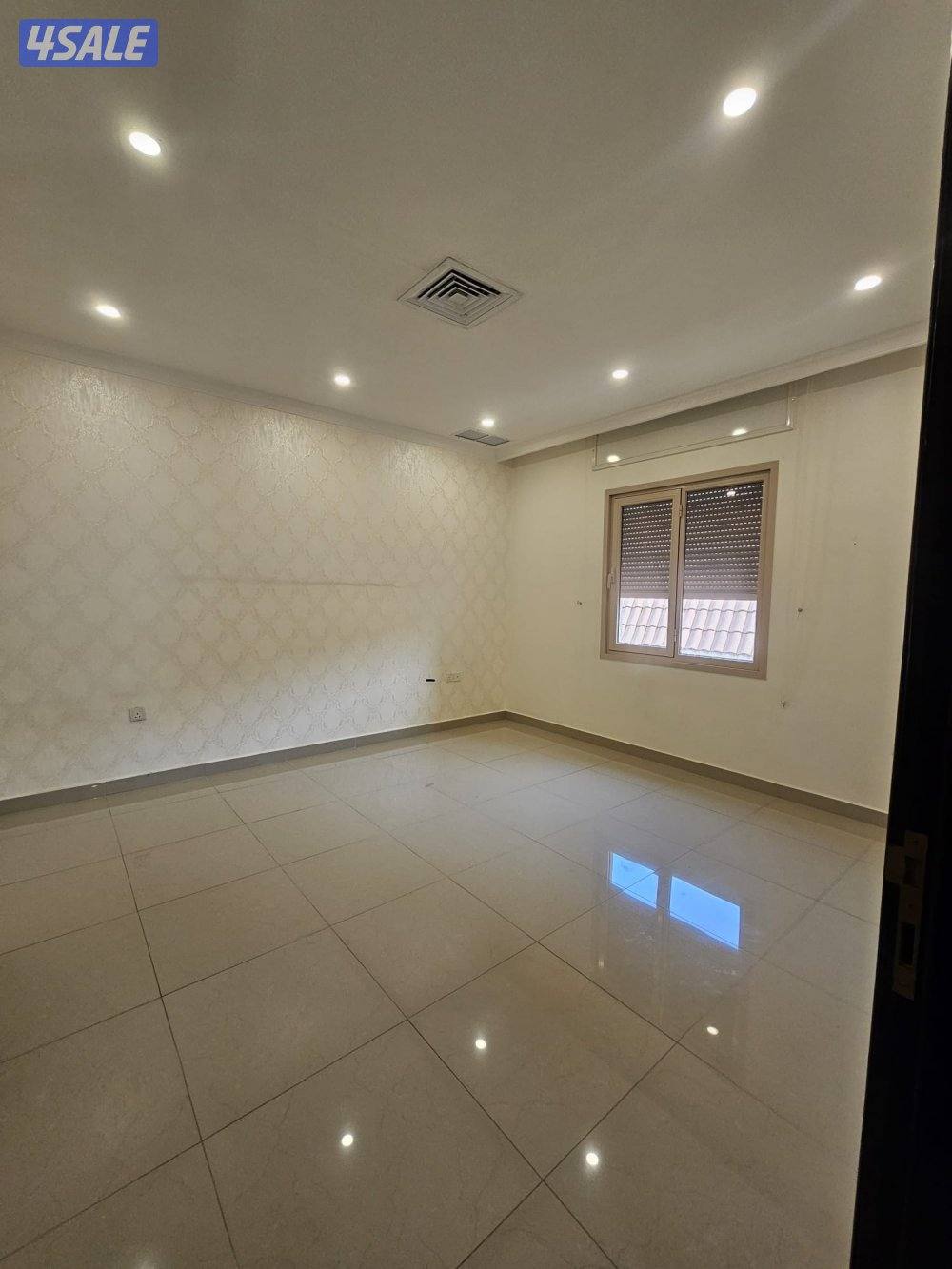 للمعاريس شقة مميزه جدا في حطين3