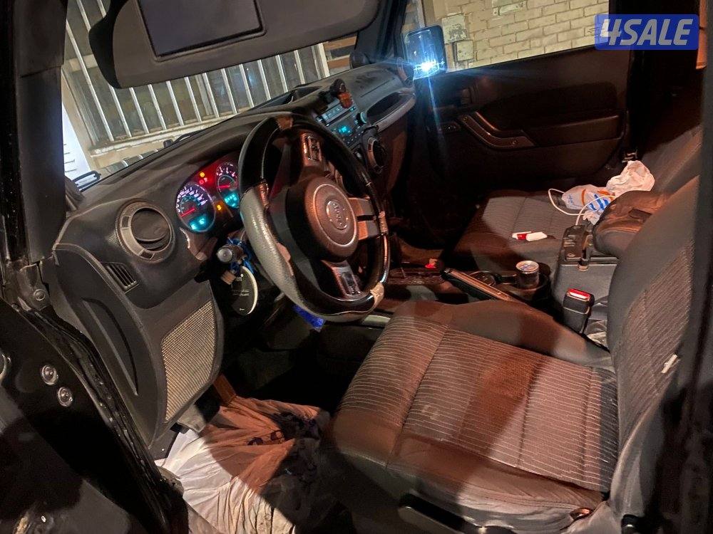 رانجلر سبورت 2011 ماشي 340000 شرط الفحص قير مكينه شاصي0