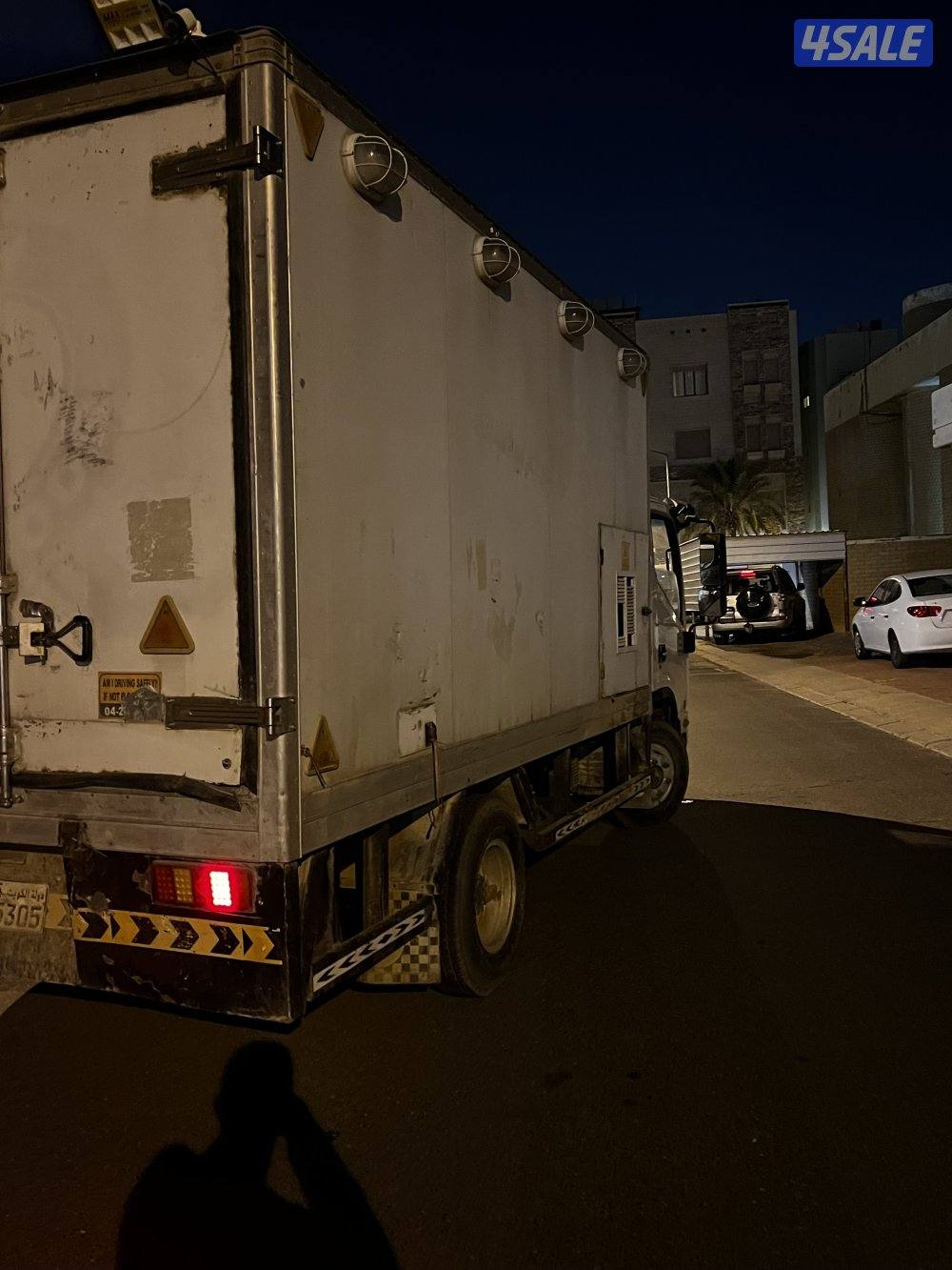 للبيع جاك هاف لوري ٢٠١٦ جديده السياره شبه اصفار وطارح الرخصه منها0