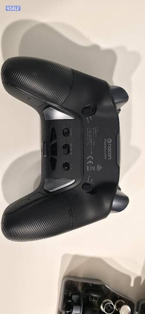 يد سوني REVOLUTION 5 PRO Black إستعمال نظيف1