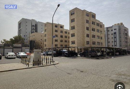 للبيع عمارة في الفروانية ٩٠٠م موقع ممتاز0