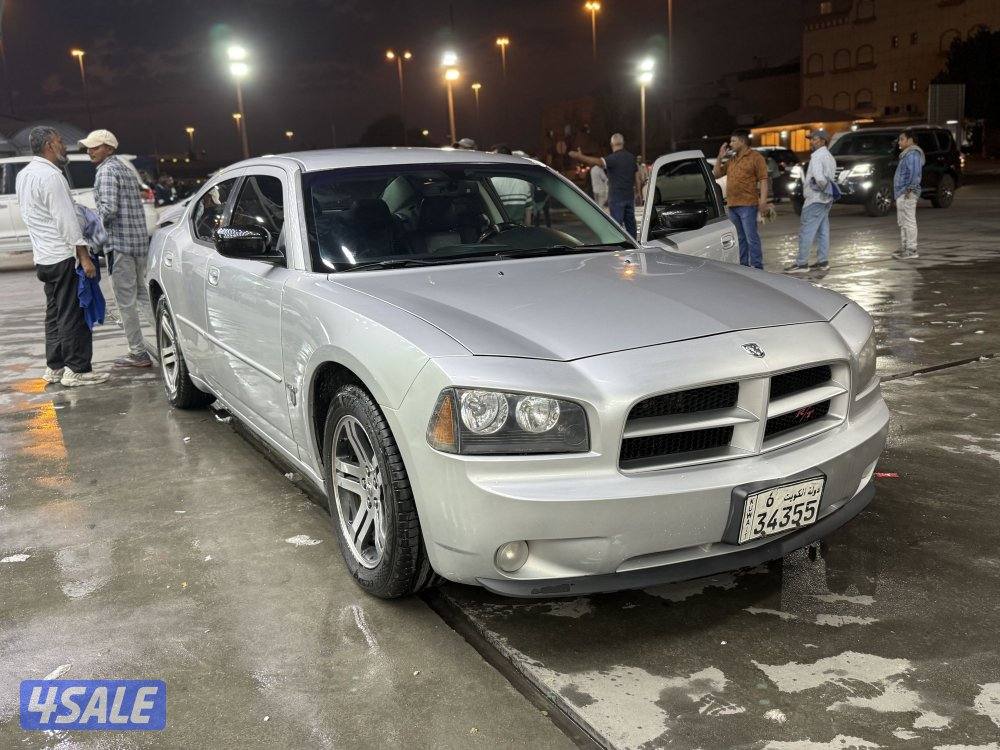 دودج شارجر 8V حالة فوق الممتاز ماشي ٢٠٠ فقط RT. Himi0