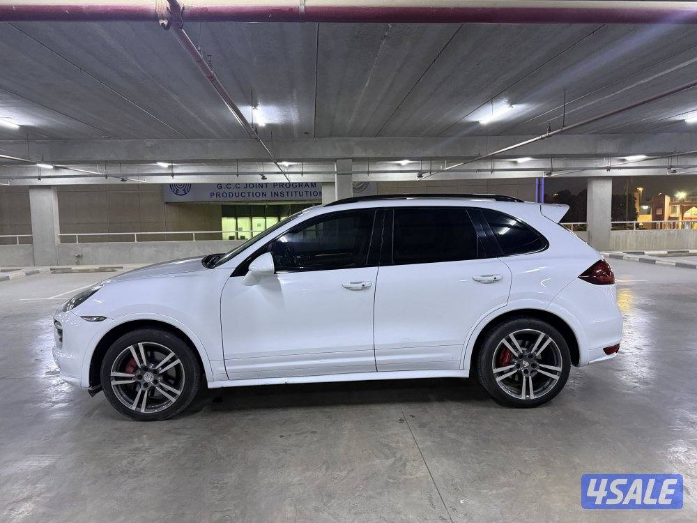 لبيع بورش GTS موديل 2013 عداد 1904