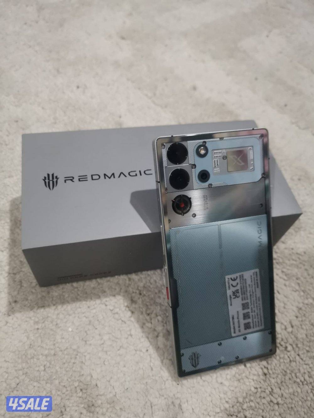 red magic 10 pro 512 16 +12 للبيع بحاله الجديد3